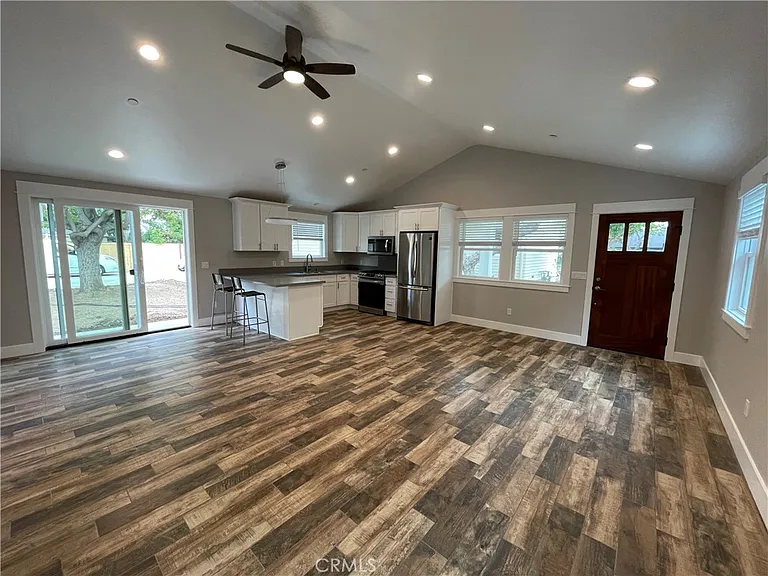 562 E Van Bibber Ave — Photo 5
