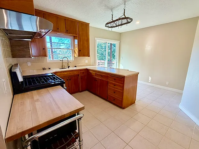 Brookside Dr — Photo 21