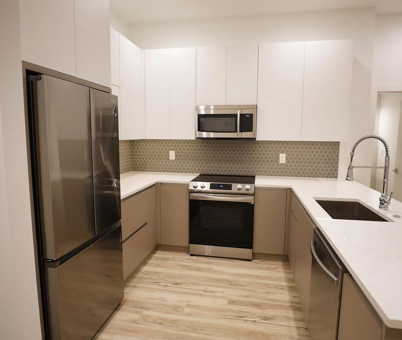 2 bed, 1150 sqft, $2,000 — Photo 1