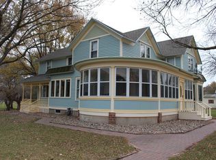 202 N Elder Ave, Graettinger, IA 51342
