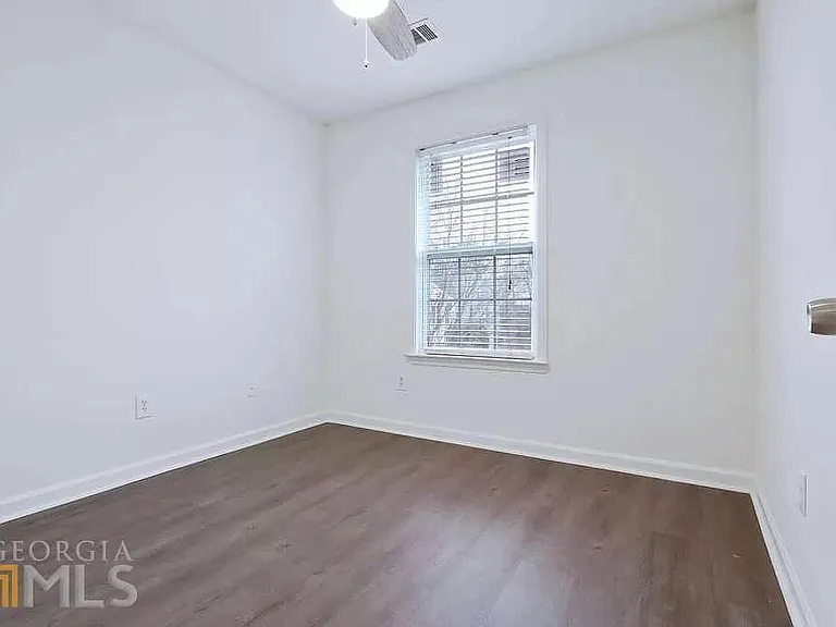 Guest Bedroom -2