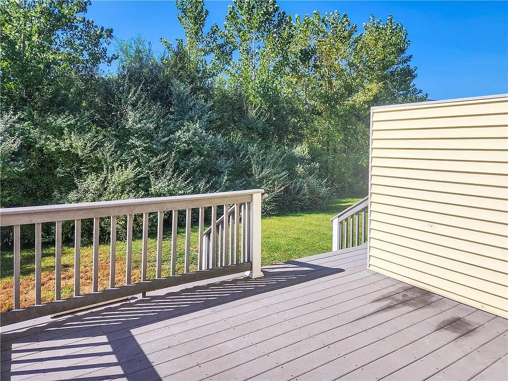 3 bed, 1.5 bath, 1270 sqft, $2,800 — Photo 3