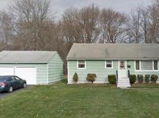 40 Meadow Rd, Trumbull, CT 06611