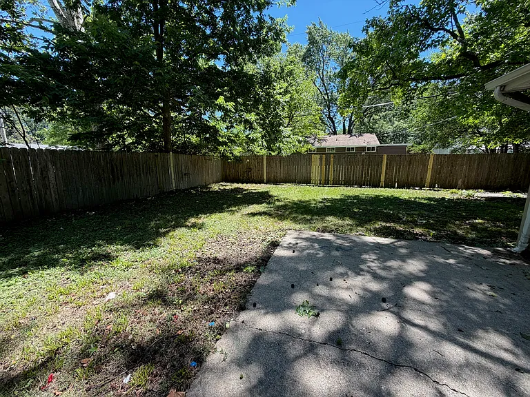 1203 W Bradley Ave — Photo 11