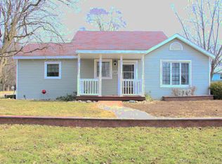 312 Wright St, Breckenridge, MI 48615