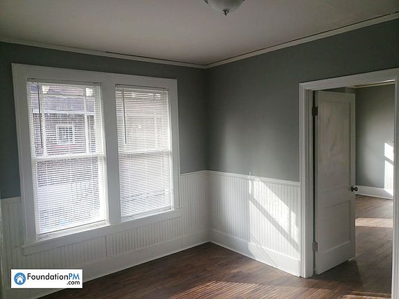 3rd image of 1649 S Wellington St