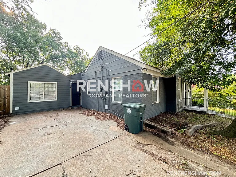 1272 Semmes St — Photo 2
