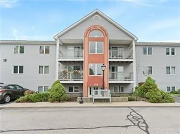 728 Beverage Hill Ave APT 8, Pawtucket, RI 02861