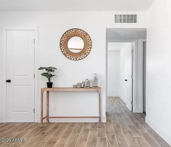 2915 W Griswold Rd — Photo 5