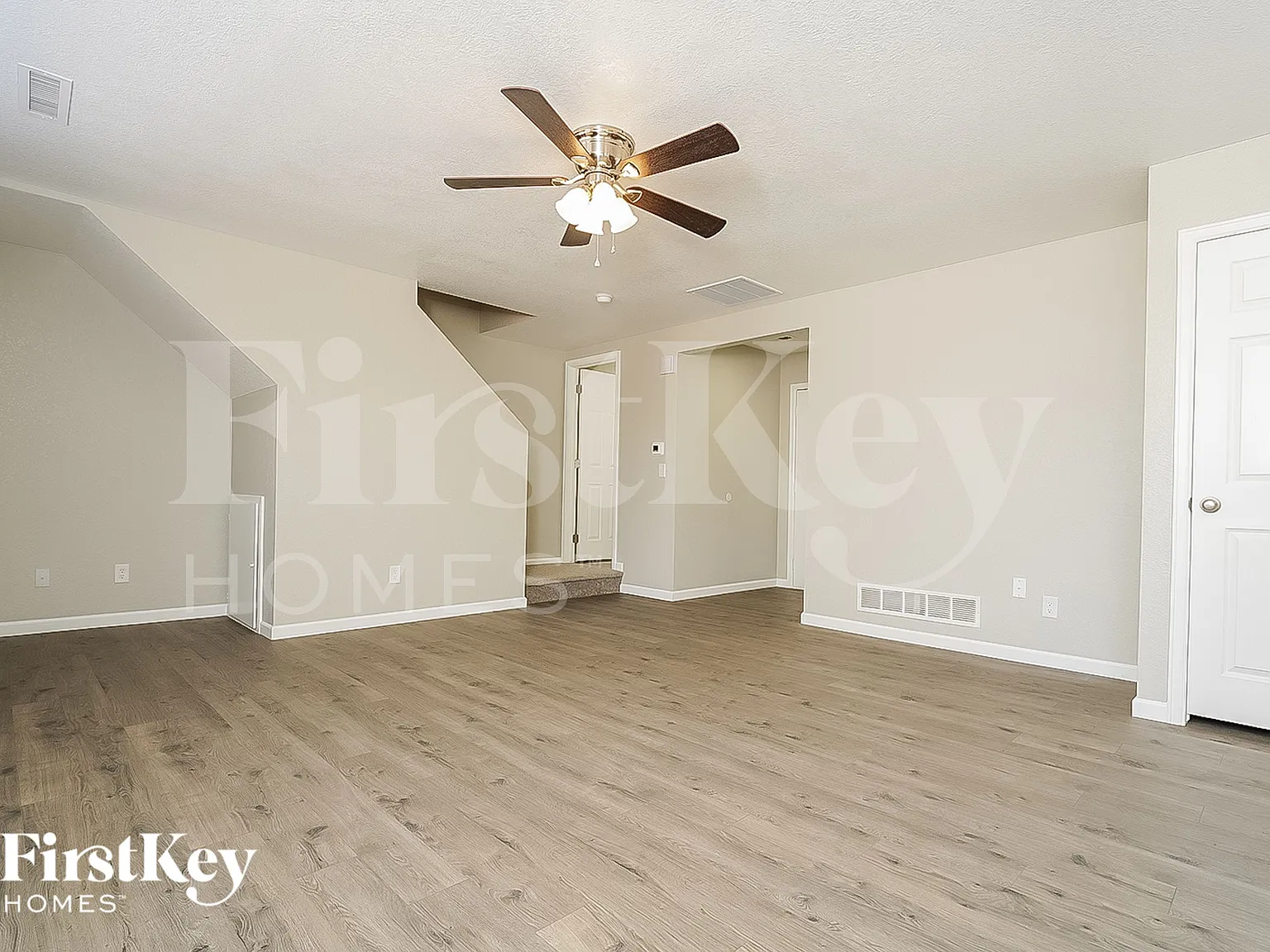 3 bed, 2.5 bath, 1557 sqft, $3,100 — Photo 4