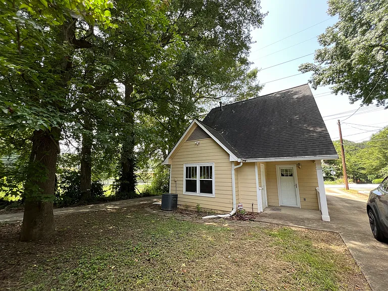 990 Grant St SE — Photo 34
