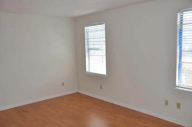 1077 Rymar Way — Photo 12