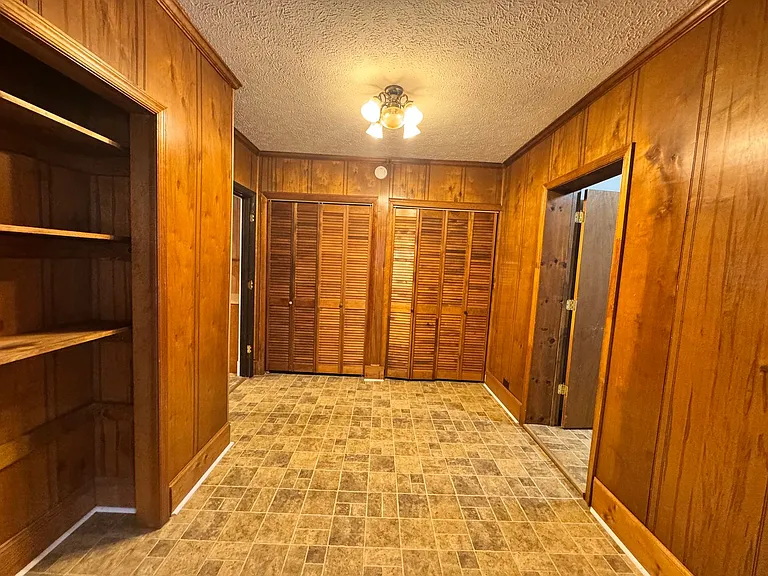 240 Lynbrook Rd — Photo 6