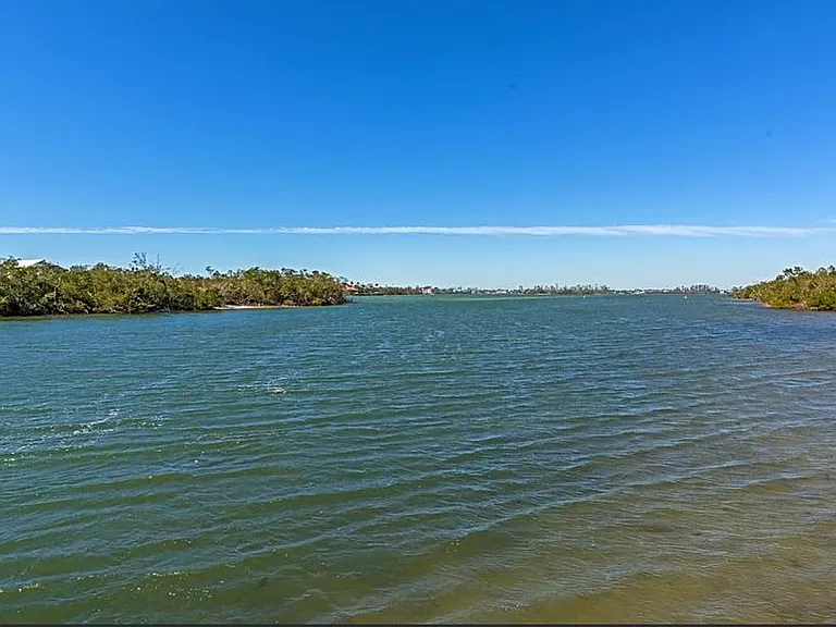5408 Eagles Point Cir #302 — Photo 11