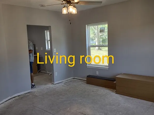 303 N Shirley St, Worden, IL 62097