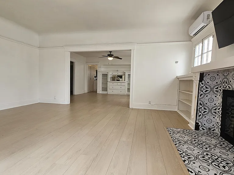5615 La Mirada Ave — Photo 2