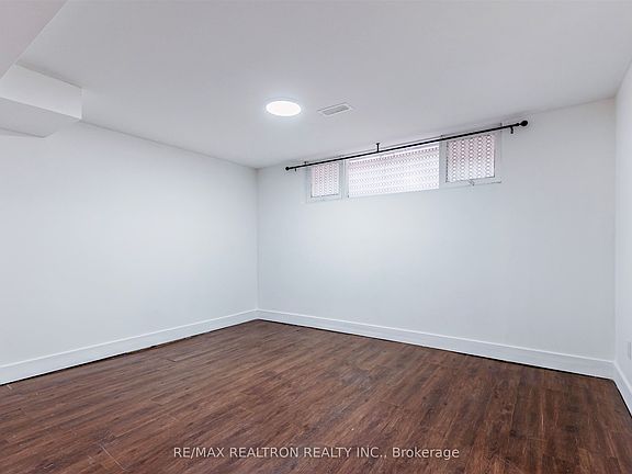 5th image of 20 Castleton Ave