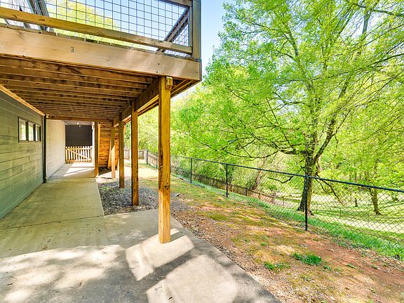 5th image of 5848 N Park Rd