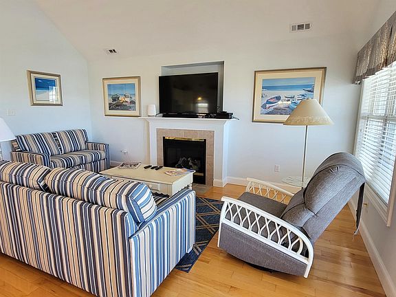 2nd image of 3811 West Ave #2