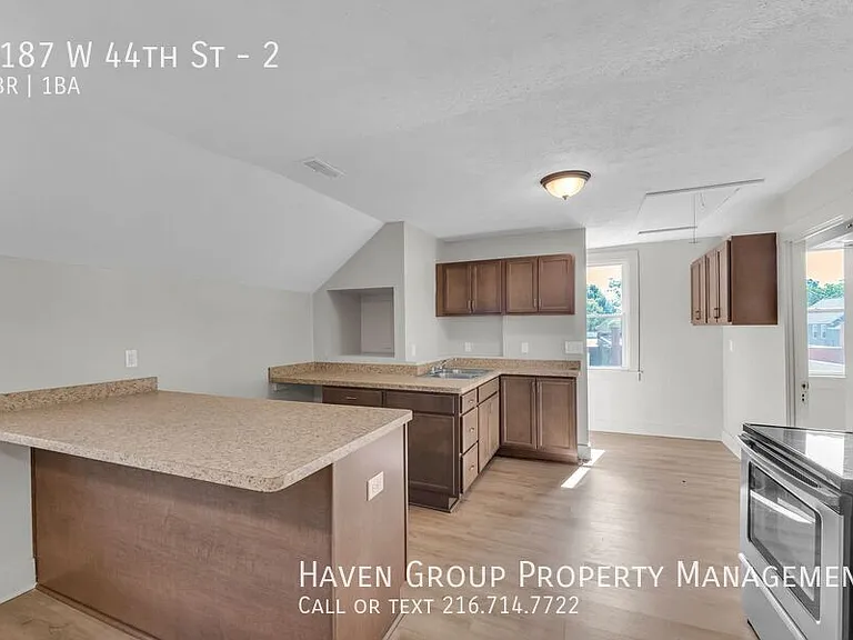 3187 W 44th St #2 — Photo 11