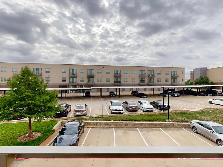 The Flats at Palisades — Photo 108