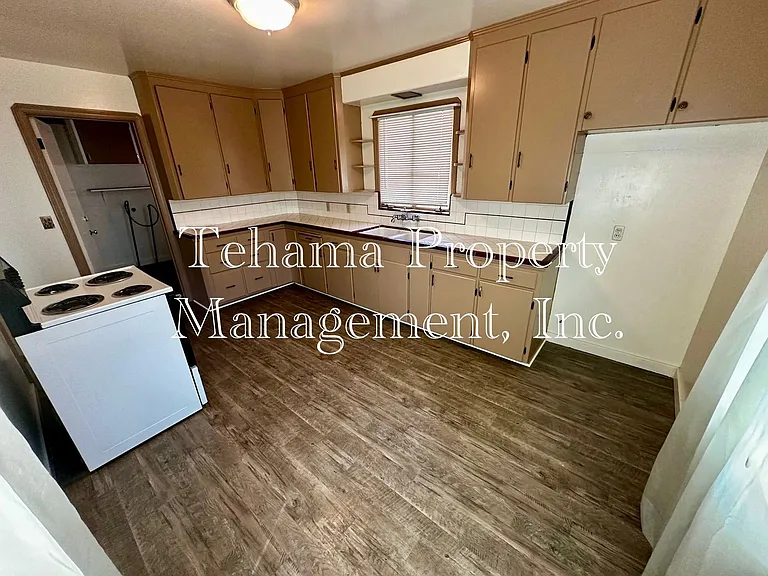 13650 Saint Marys Ave — Photo 7