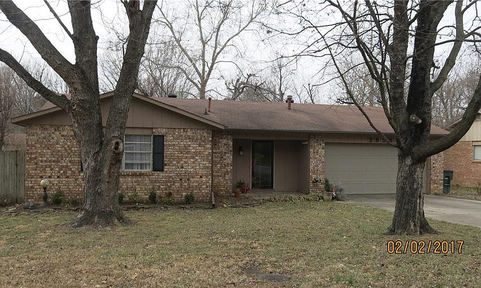 1st image of 2825 N Peg Ln