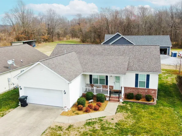 2330 Perkins Creek Dr, Paducah, KY 42001