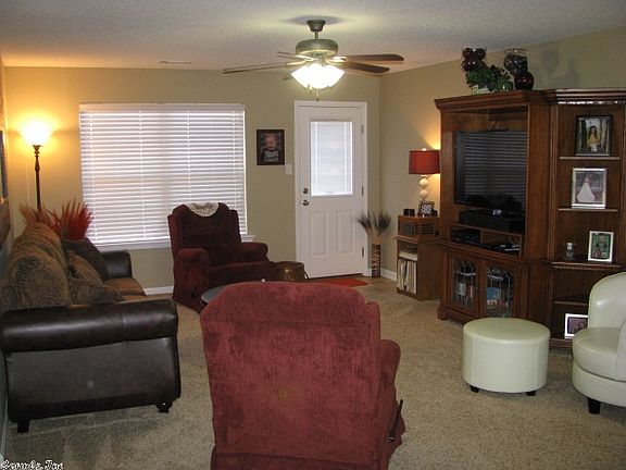 2nd image of 1206 Meadows Dr