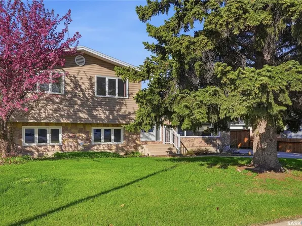 28 Malta CRESCENT, Saskatoon, SK S7L 3W1