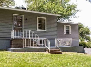 7437 Mount Vernon Rd SE, Cedar Rapids, IA 52403