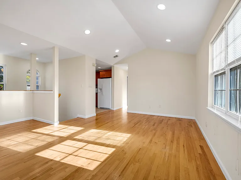 38 Sintsink Dr W #B — Photo 6