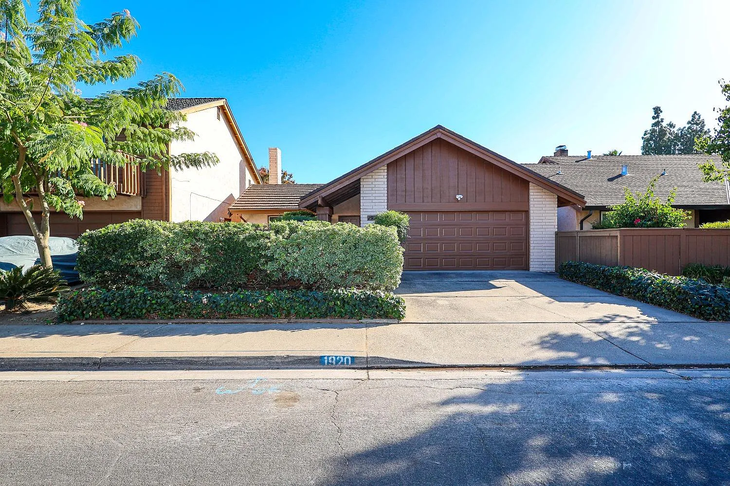 1920 Bur Oak Dr photo 1
