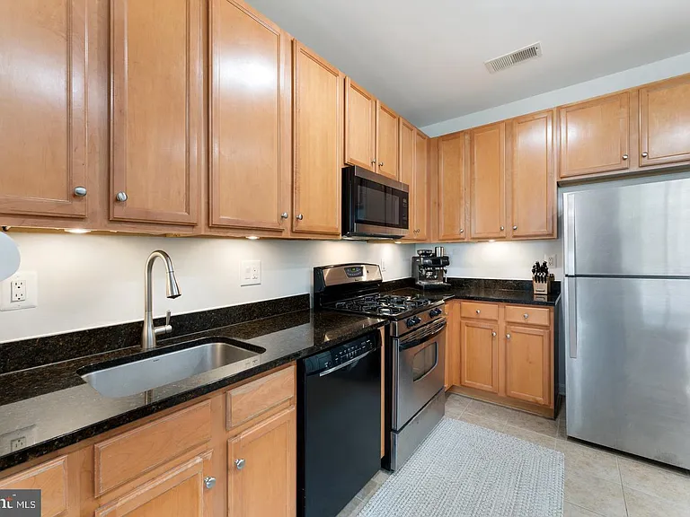 2665 Prosperity Ave #314 — Photo 11