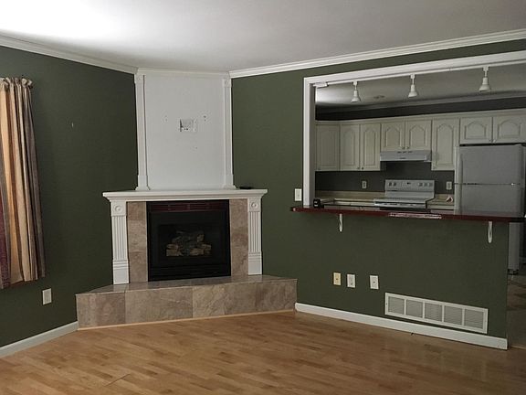 4th image of 903 Shoreview Dr
