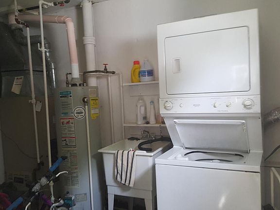 5th image of 905 Clearview St