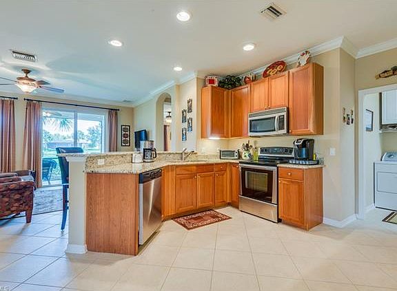 4th image of 10617 Camarelle Cir