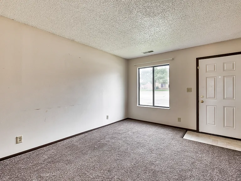 Wheeling Station Apartments — Photo 9