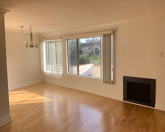 4th image of 1097 S Bedford Dr APT 103