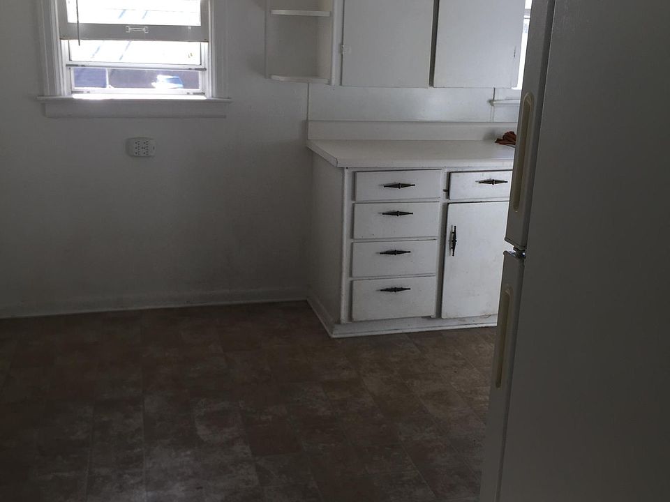 2nd image of 1722 15th Ave