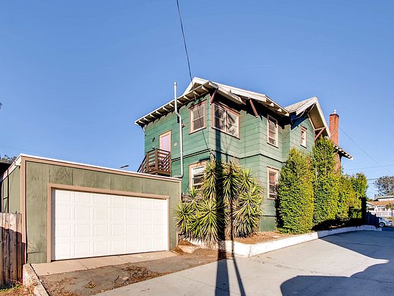 2nd image of 122 31st St