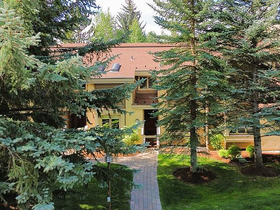 2nd image of 2754 Sunburst Condo Dr