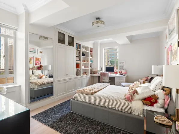 25 Central Park West image 7 of 14