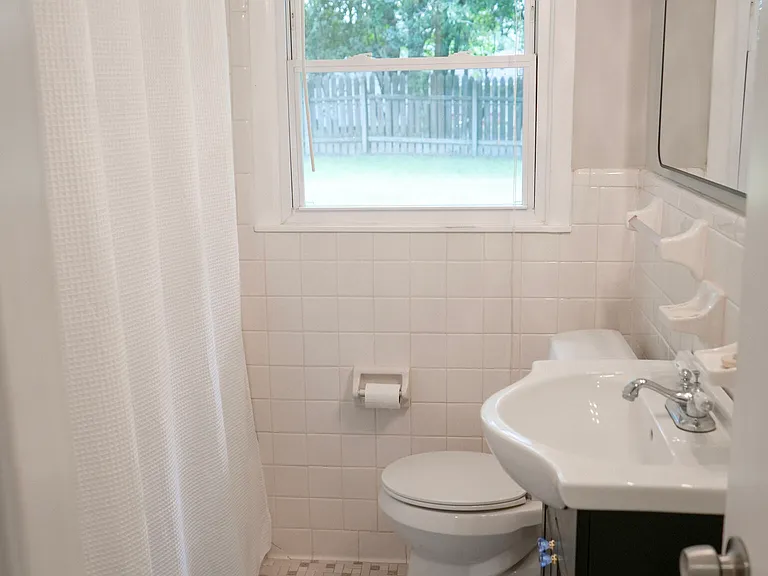 307 Pinewood Dr — Photo 24