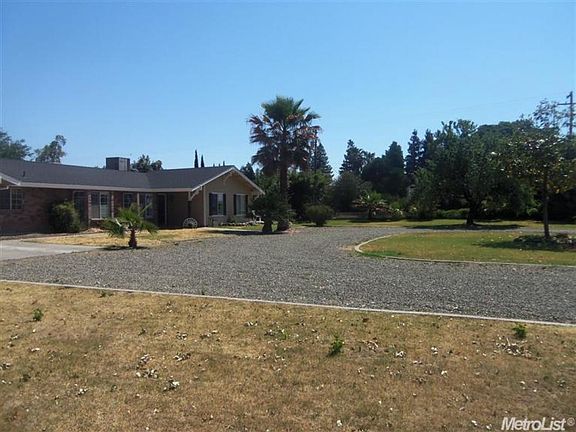 3rd image of 5520 Moran Ave
