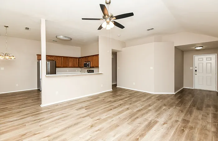 420 Heritage Dr — Photo 4