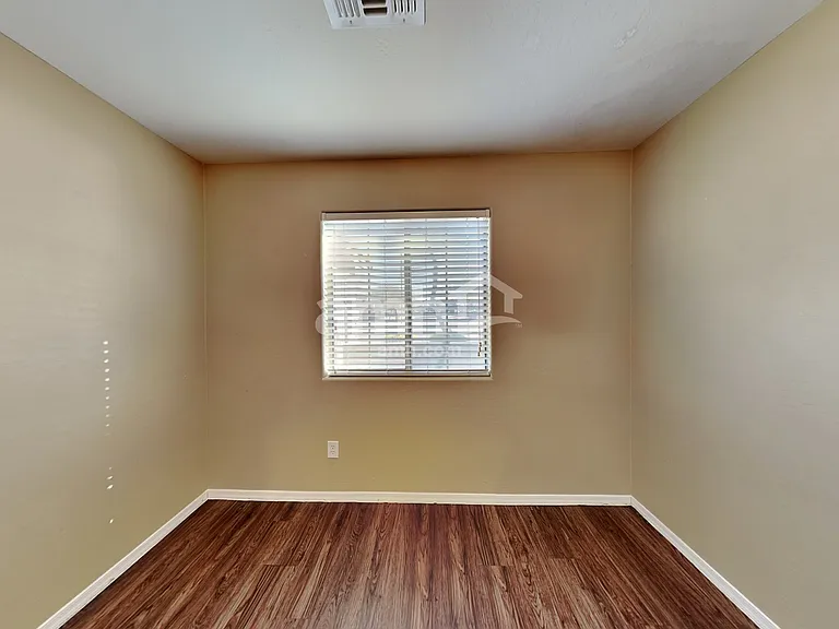 2324 S 238th Ln — Photo 12