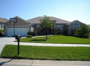 422 Regatta Dr, Groveland, FL 34736