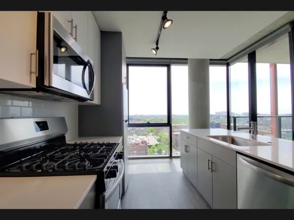 1301 W Lake St, Chicago, IL 60607