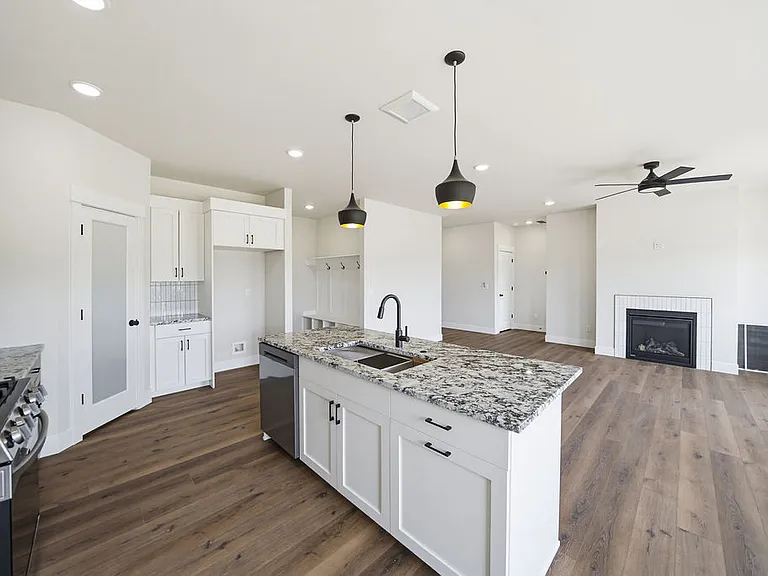 475 E River Ln — Photo 54